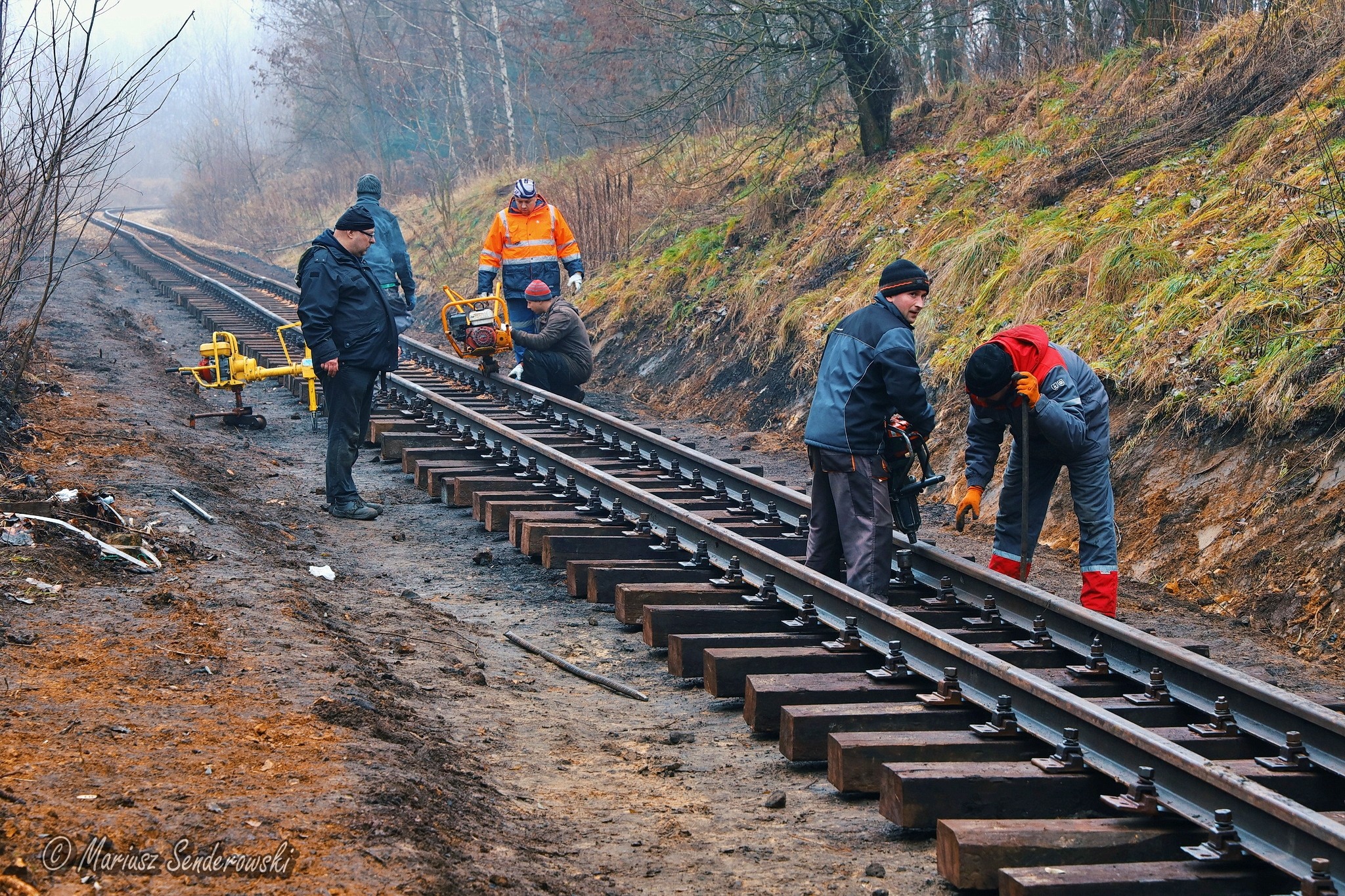 Prace na torach Stowarzyszenia Kolei Wąskotorowych